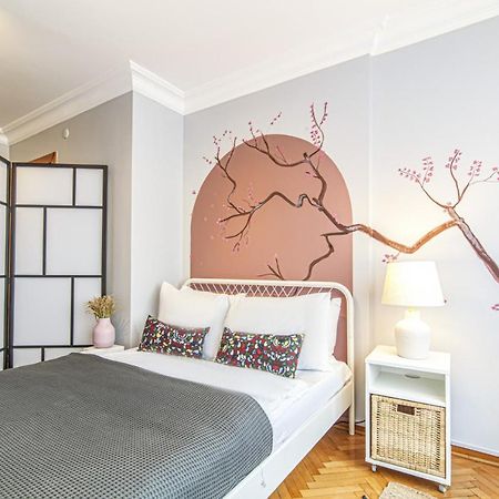 Gorgeous Flat With Lovely Balcony In Nisantasi 이스탄불 외부 사진