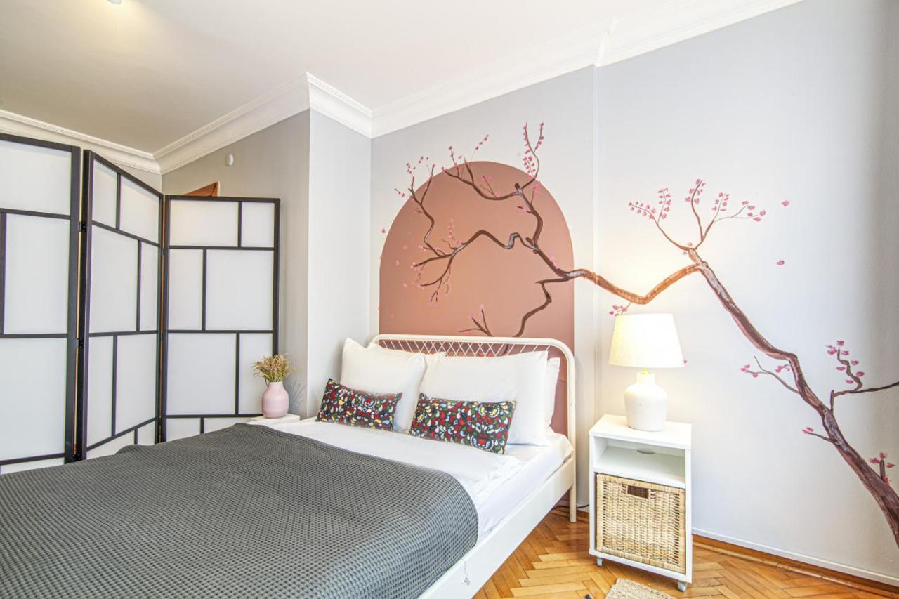 Gorgeous Flat With Lovely Balcony In Nisantasi 이스탄불 외부 사진